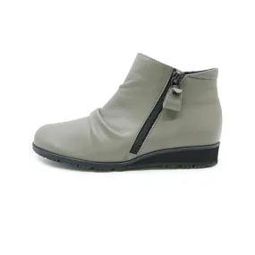 Mea Taupe Ultra Light Anti Slip Short Boots